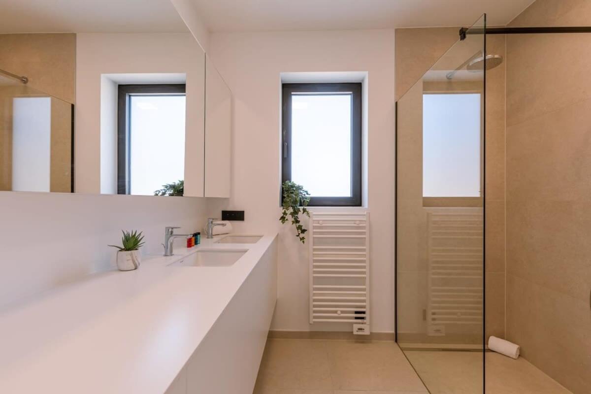 New, Luxurious And Modern Apartment With Private Parking Koksijde Exteriér fotografie