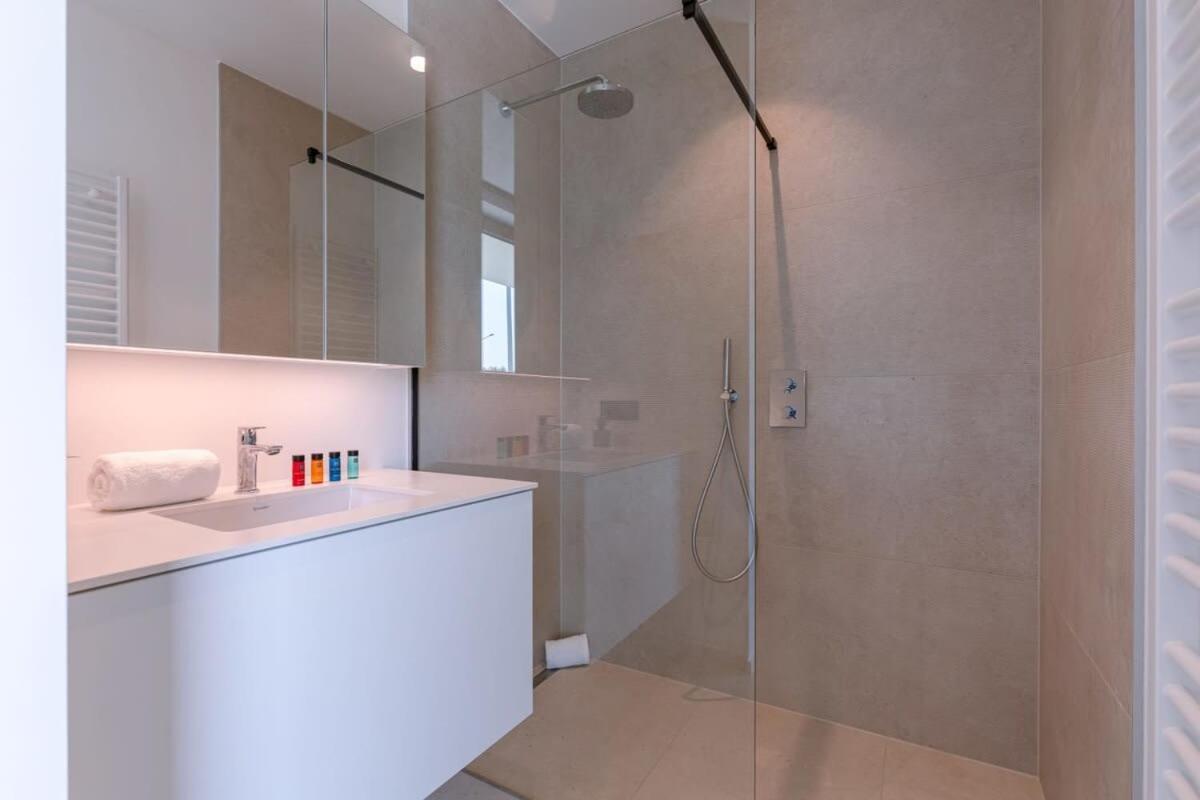 New, Luxurious And Modern Apartment With Private Parking Koksijde Exteriér fotografie